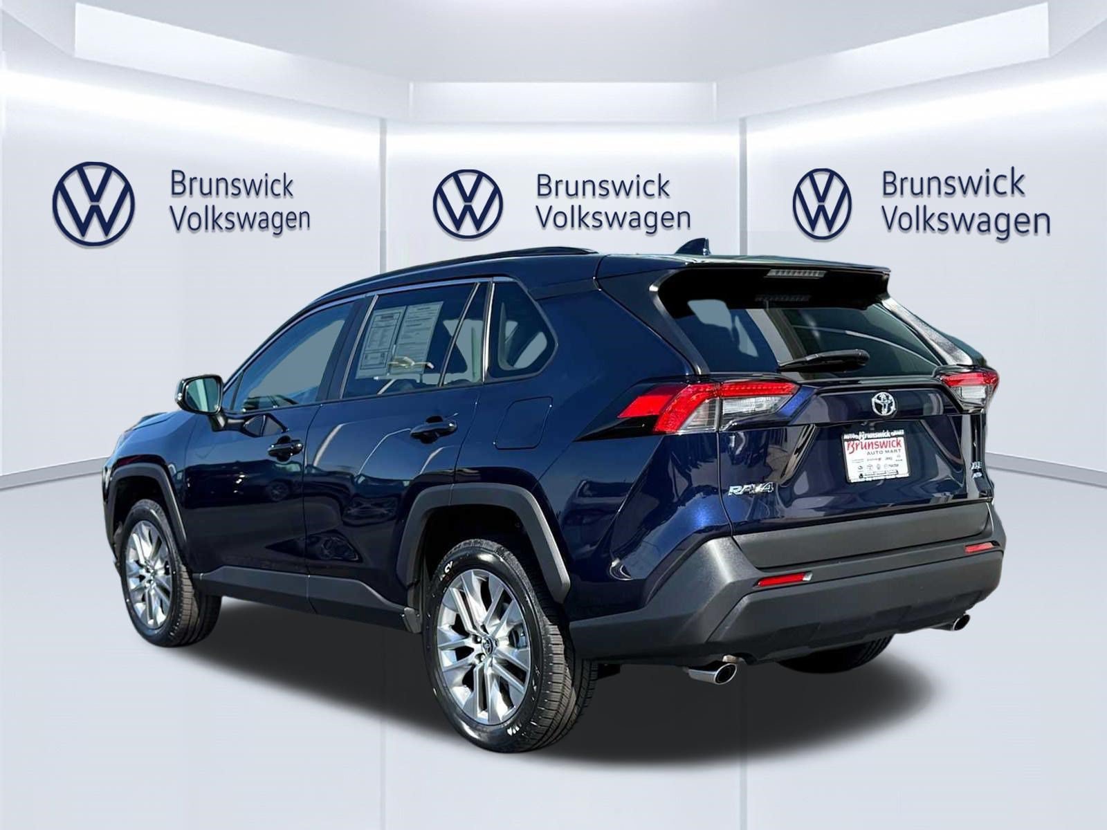Certified 2023 Toyota RAV4 XLE Premium AWD/4WD image 6