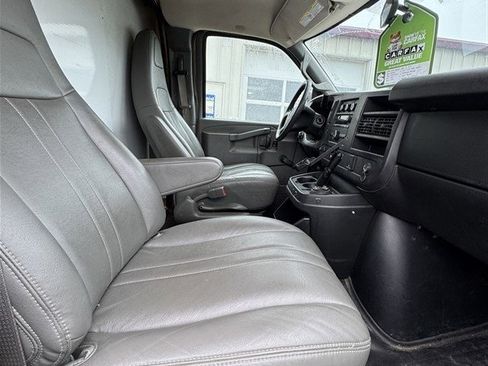 Used 2016 GMC Savana 3500 image 10