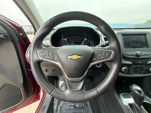 Used 2020 Chevrolet Equinox LT AWD/4WD image 19