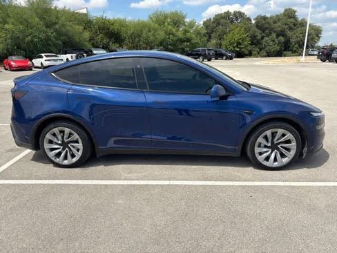 Used 2026 Tesla Model Y AWD image 6