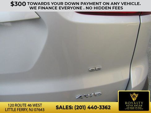 Used 2018 Ford EcoSport SE w/ SE Convenience Package image 9