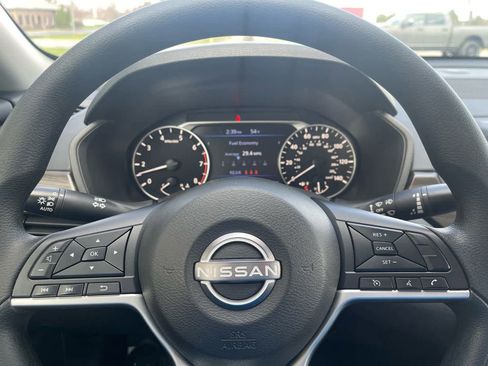 Used 2023 Nissan Altima 2.5 SV image 21