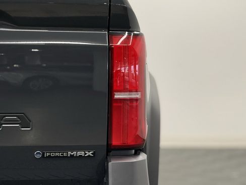 Used 2025 Toyota Tacoma Trailhunter image 7