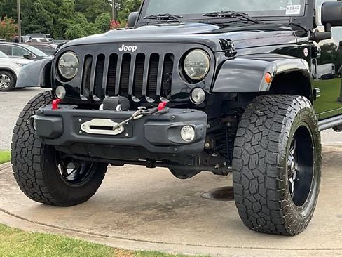 Used 2015 Jeep Wrangler Unlimited Rubicon AWD/4WD image 10