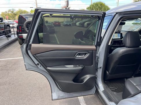 Used 2023 Nissan Rogue Platinum w/ Platinum Premium Package FWD image 51