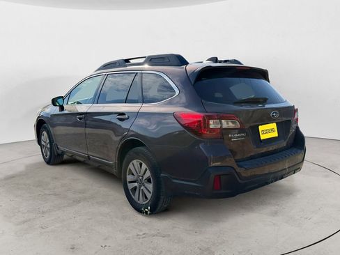 Used 2019 Subaru Outback 2.5i Premium w/ Popular Package #2 AWD/4WD image 2