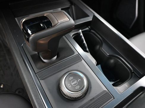 New 2025 GMC Hummer EV 2X w/ LPO, Sport Package image 19