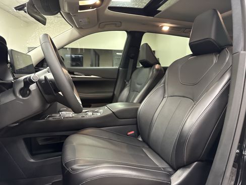 Certified 2025 INFINITI QX60 Pure FWD image 13