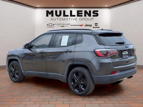 Used 2019 Jeep Compass Latitude FWD image 7