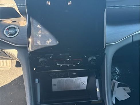 New 2025 Jeep Grand Cherokee L Limited image 13