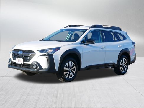 Certified 2025 Subaru Outback Premium image 3