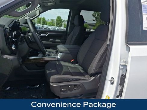 Used 2025 Chevrolet Silverado 1500 LT Trail Boss w/ LPO, Dark Essentials Package AWD/4WD image 2