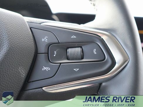 Used 2024 Chevrolet Trax LT w/ Driver Confidence Package image 27