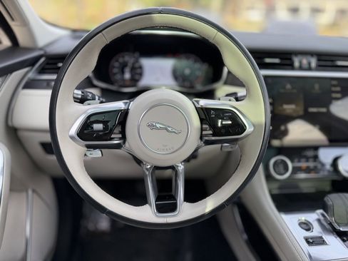 Used 2021 Jaguar F-PACE S image 43