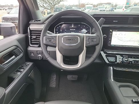 Used 2025 GMC Sierra 2500 Denali image 13