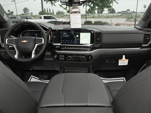 New 2026 Chevrolet Silverado 2500 LTZ w/ LTZ Convenience Package AWD/4WD image 24