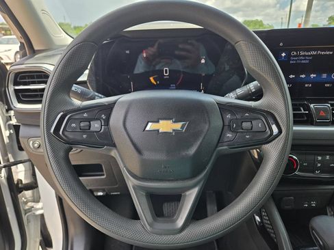 Used 2025 Chevrolet TrailBlazer LT AWD/4WD image 22