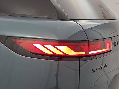 New 2026 Land Rover Range Rover Sport Dynamic SE image 35