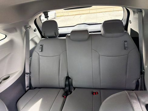 Used 2024 Toyota Sienna Limited FWD image 10