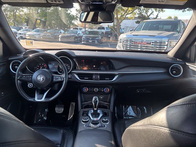 Used 2022 Alfa Romeo Stelvio Ti AWD/4WD image 38