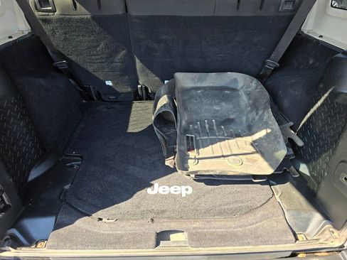 Used 2017 Jeep Wrangler Unlimited Sport w/ Quick Order Package 24S AWD/4WD image 23