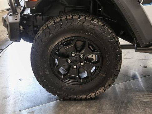New 2023 Jeep Wrangler Unlimited Rubicon 4xe image 37