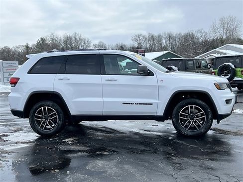 Used 2019 Jeep Grand Cherokee Trailhawk w/ Trailhawk Luxury Group image 52