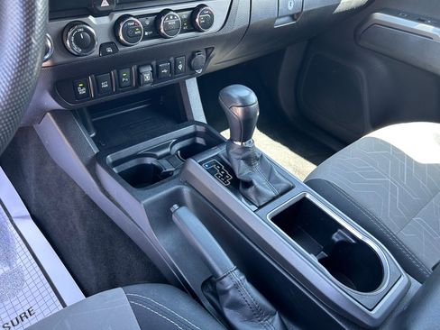 Used 2023 Toyota Tacoma TRD Off-Road w/ Technology Package AWD/4WD image 19