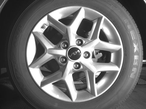 Used 2025 Kia Soul LX w/ LX Technology Package FWD image 14