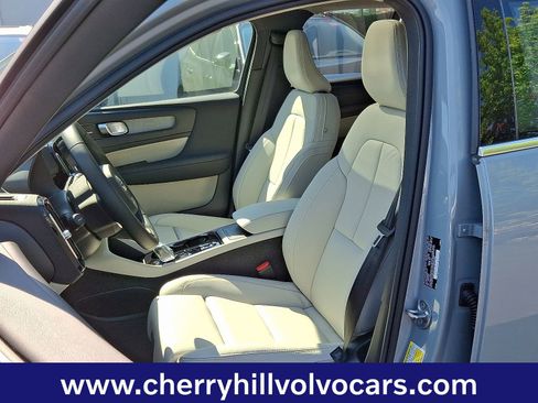 Certified 2025 Volvo XC40 B5 Ultra w/ Protection Package Premier image 14