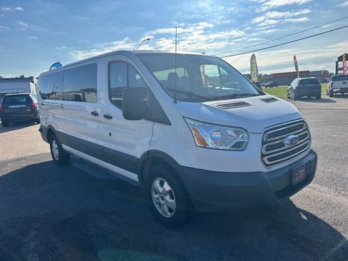 Used 2017 Ford Transit 350 XLT RWD image 3