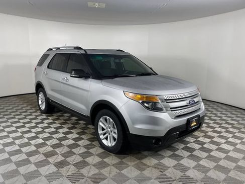 Used 2012 Ford Explorer XLT AWD/4WD image 24