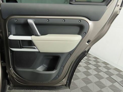 Used 2023 Land Rover Defender 110 X-Dynamic SE image 27