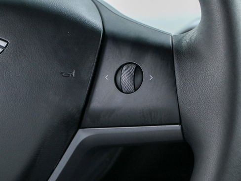Used 2024 Tesla Model Y Long Range RWD image 14