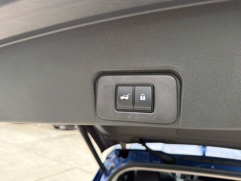 Used 2023 Nissan Rogue SV w/ SV Premium B Package FWD image 35