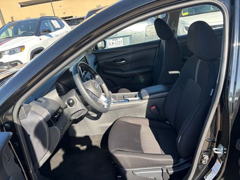 Used 2025 Nissan Sentra SV image 24