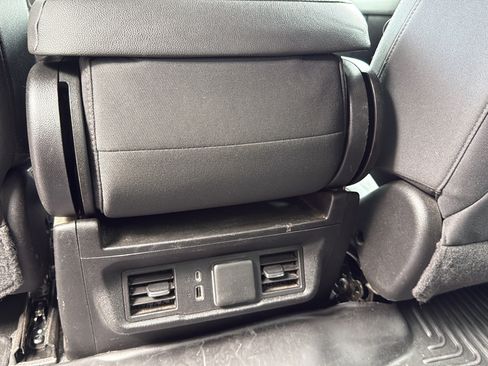 Used 2022 Chevrolet Silverado 1500 LT AWD/4WD image 16