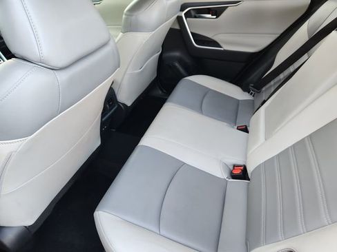 Certified 2022 Toyota RAV4 XLE Premium AWD/4WD image 24