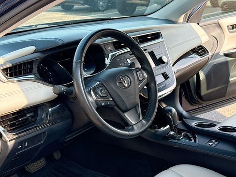 Used 2014 Toyota Avalon XLE FWD image 4
