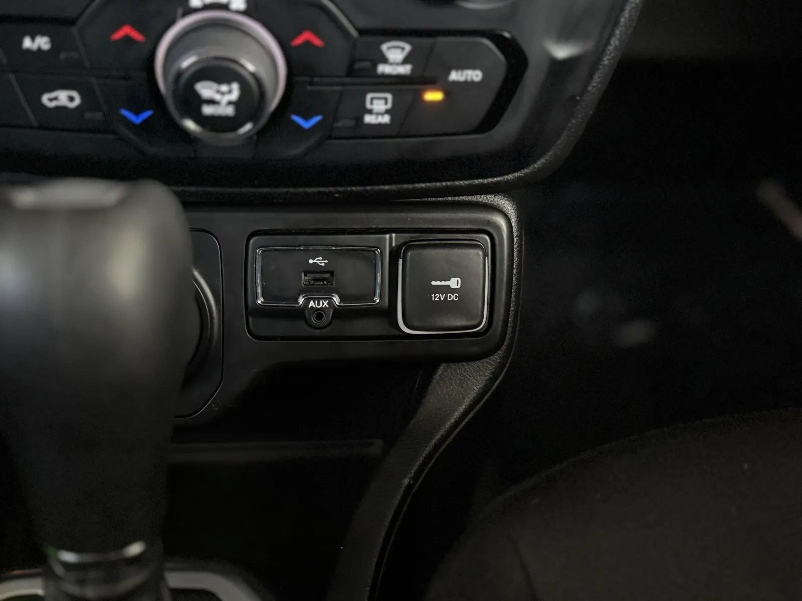 Used 2020 Jeep Renegade Altitude AWD/4WD image 34