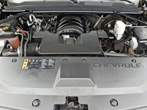 Used 2019 Chevrolet Suburban LT AWD/4WD image 27