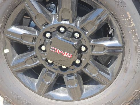 New 2026 GMC Sierra 2500 AT4 w/ AT4 Premium Plus Package AWD/4WD image 11