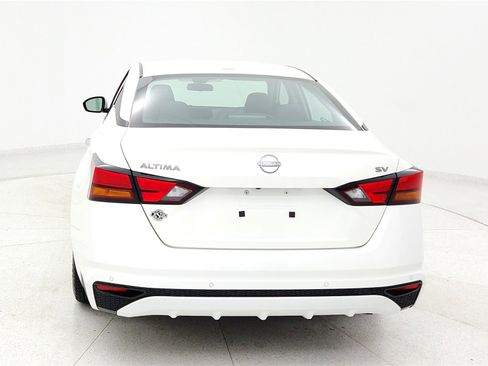 Used 2023 Nissan Altima 2.5 SV image 3