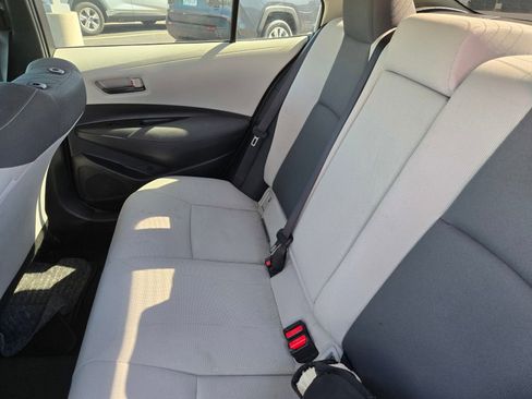 Used 2022 Toyota Corolla LE FWD image 7