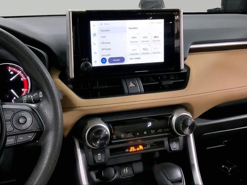 Certified 2025 Toyota RAV4 XLE AWD/4WD image 7