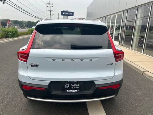 Certified 2025 Volvo XC40 B5 Core AWD/4WD image 4