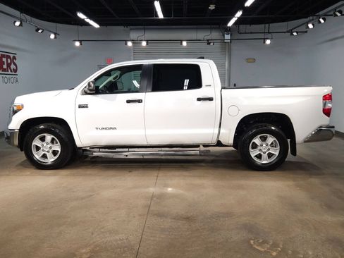 Used 2021 Toyota Tundra SR5 w/ SR5 Leather Package RWD image 4