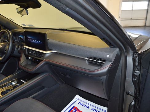 Certified 2025 Ford Explorer ST-Line image 11