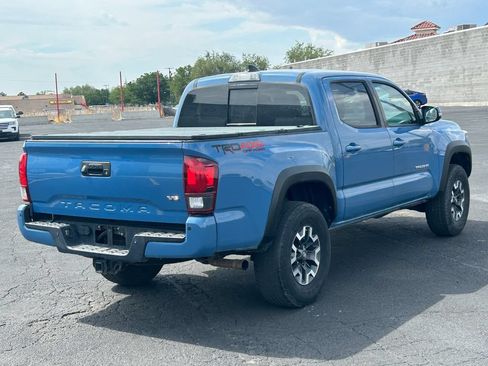 Used 2019 Toyota Tacoma TRD Off-Road AWD/4WD image 3