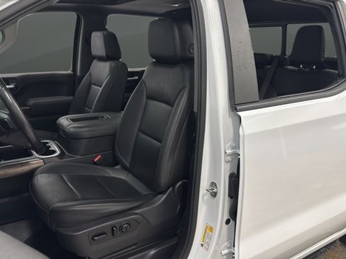Used 2021 Chevrolet Silverado 1500 LT Trail Boss w/ Convenience Package II AWD/4WD image 9